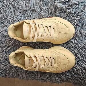 Used Gucci shoes